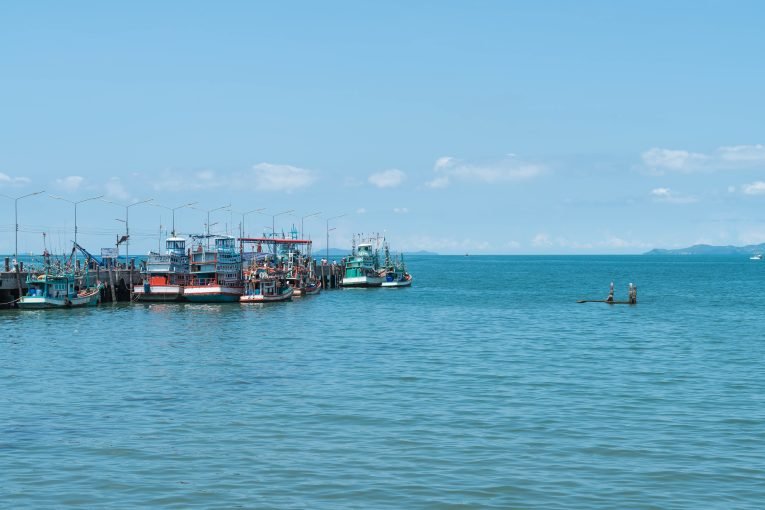 fishing-boat-port-765x510