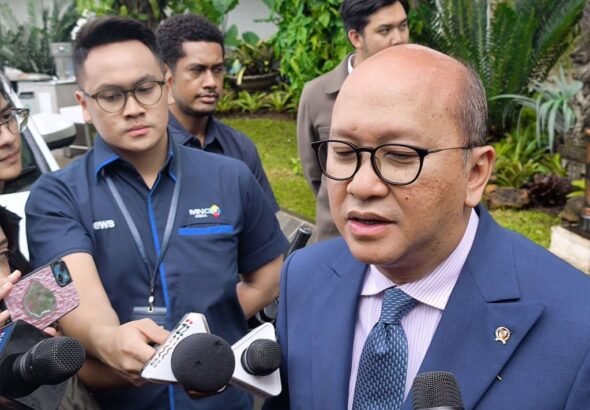 691ec9e71e368-menteri-investasi-dan-hilirisasi-kepala-badan-koordinasi-penanaman-modal-bkpm_1265_711