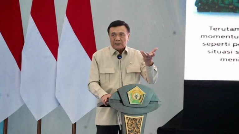 6a47b6a465d9e-menko-bidang-politik-dan-keamanan-djamari-chaniago_gemini_1265_711-768x432