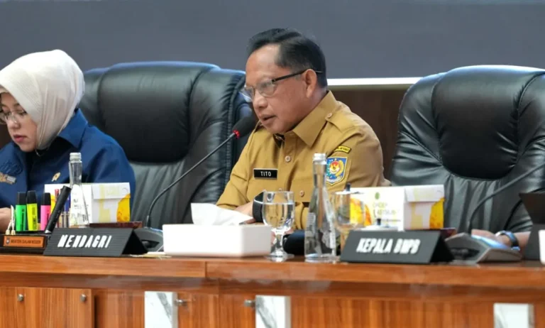 Menteri-Dalam-Negeri-Muhammad-Tito-Karnavian-kekeringan-el-nino.jpg
