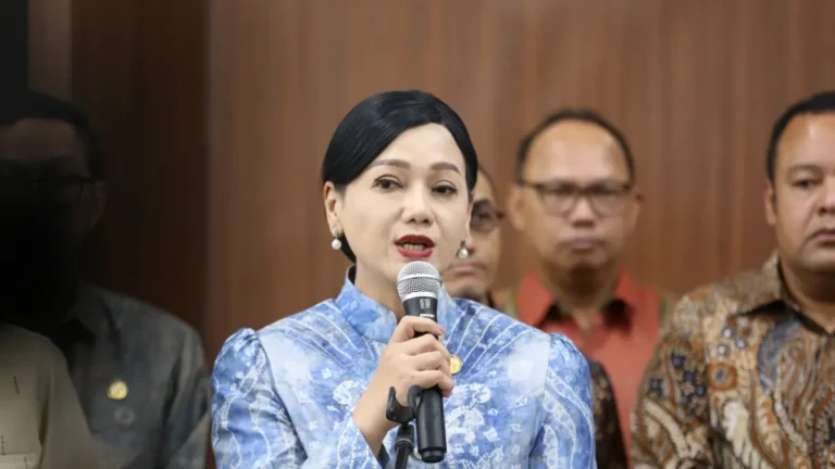 ketua-dewan-komisioner-otoritas-jasa-keuangan-dk-ojk-friderica-widyasari-dewi-dery-ridwansah-jawaposcom-wiZoP-768x432