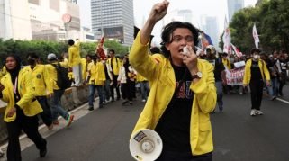 mahasiswa-demo-kebijakan-pemerintah-1781254999967_169-321x179