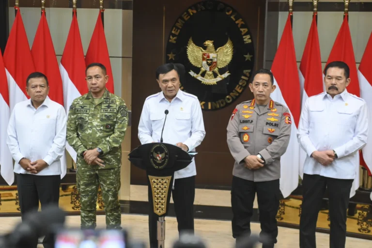 antarafoto-kemenko-polkam-pastikan-situasi-nasional-aman-1785924440-1536x1024