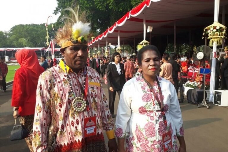 masyarakat-perwakilan-dari-biak-papua-menghadiri-perayaan-hut-ri-_170817084240-795