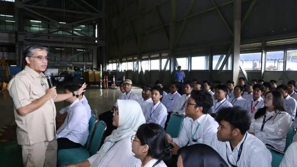 Menaker-Yassierli-Tinjau-Program-MagangHub