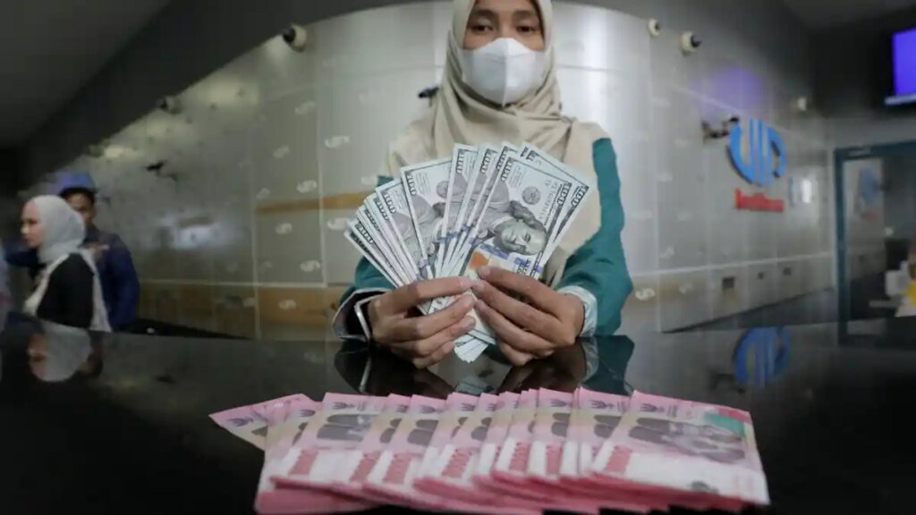 Nilai-Tukar-Rupiah-Melemah_20260605_183302