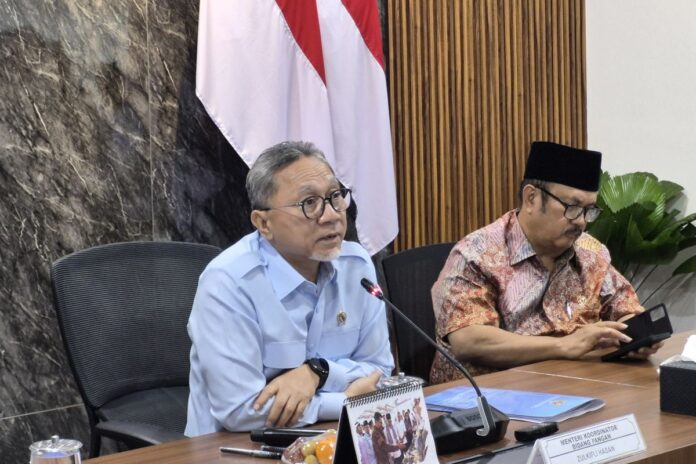 Menteri-Koordinator-Bidang-Pangan-Zulkifli-Hasan-koperasi-desa-merah-putih-696x464